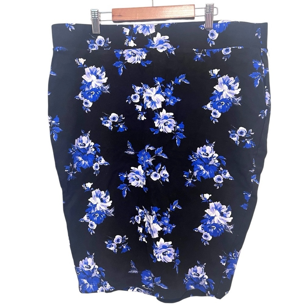 Torrid Black and Purple Floral Premium Ponte Pencil Skirt - Picture 3 of 9